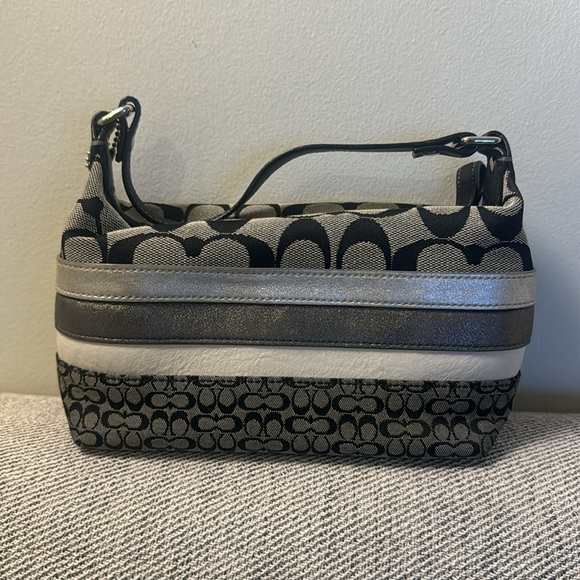 Mini/Small Coach Top Zip Bag in Pristine Condition - Picture 2 of 8